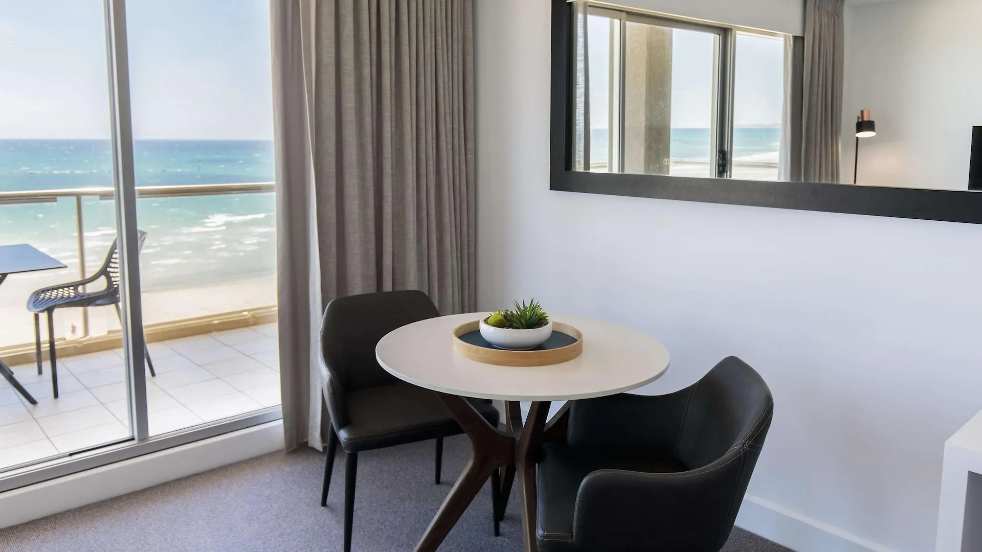 Aparthotel Oaks Glenelg Plaza Pier Suites Adelaide