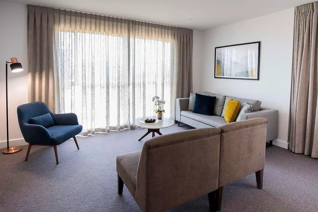 Oaks Glenelg Plaza Pier Suites Adelaide 4*,